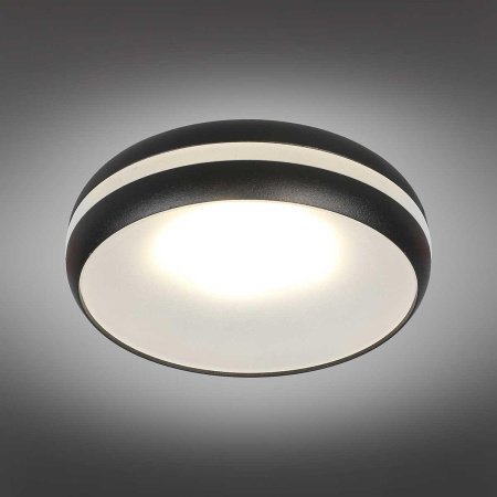 Встраиваемый потолочный светильник Omnilux Genova OML-102819-01
